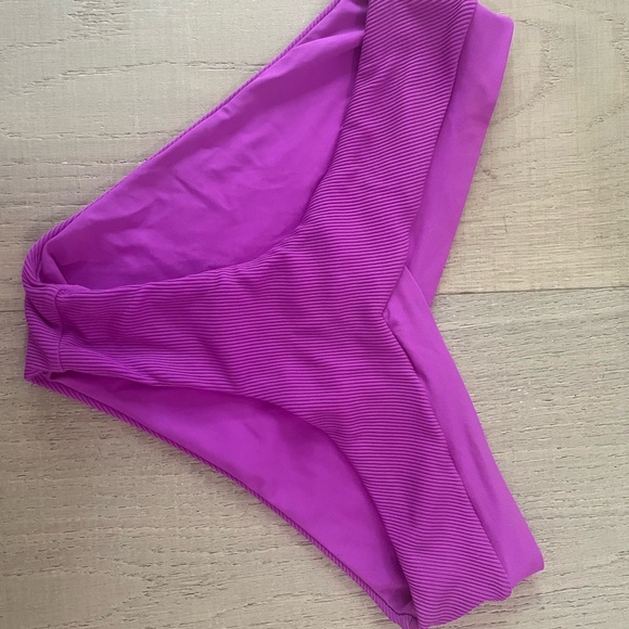 L Space Bikini - Picture 4 of 7